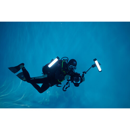 Осветитель светодиодный Godox Dive Light WT40D для подводной съемки - фото 10 - id-p220211877
