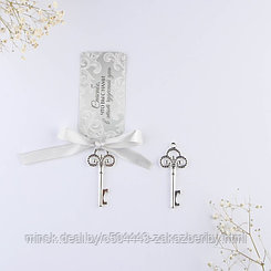 Сувенир ключ-открывалка "Подарок гостям", цвет серебро, 6,5 х 0,3 х 2,7 см