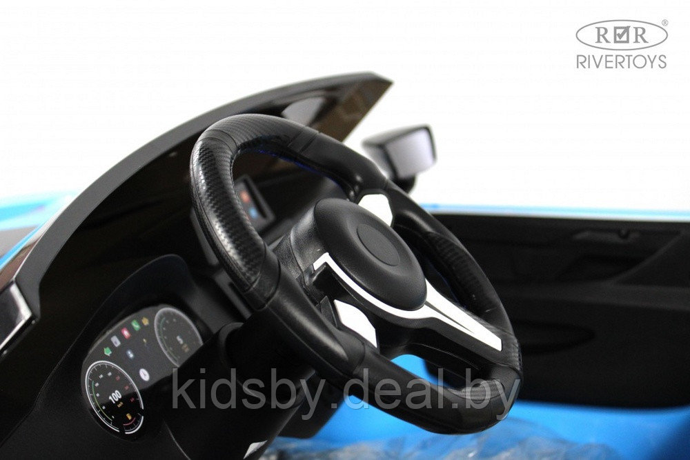 Детский электромобиль RiverToys F555FF (синий глянец) BMW Двухместный, Коврик, Чехол, Функция качалки - фото 4 - id-p220269502
