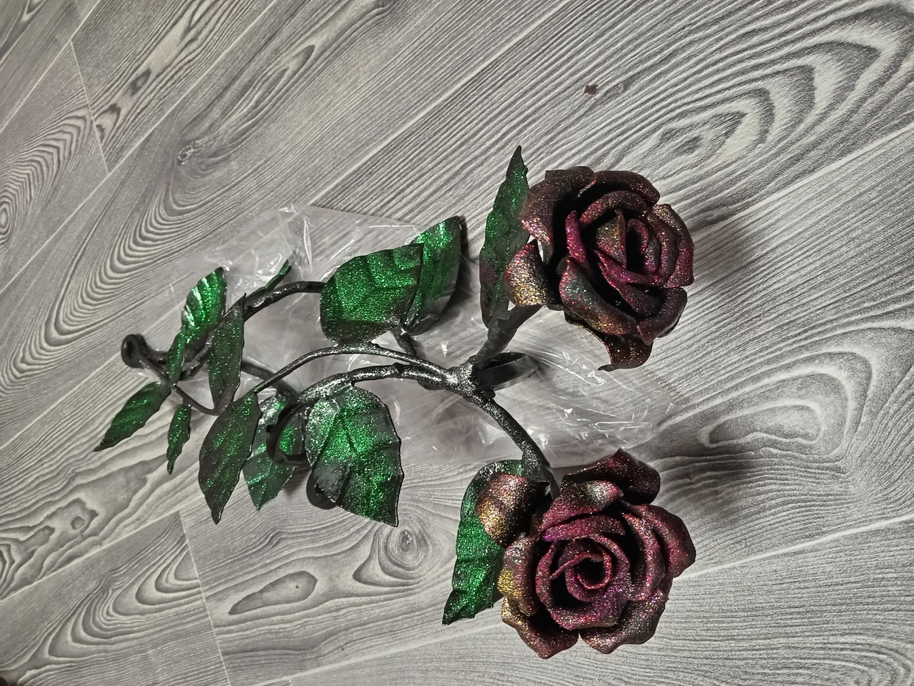 Кованные розы на пвмятник