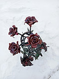 Кованные 4 розы и 2  лилии на памятник, фото 3