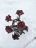 Кованные 4 розы и 2  лилии на памятник, фото 5