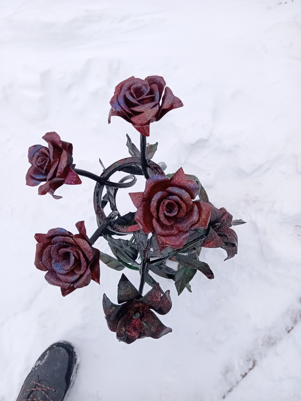 Кованные 4 розы и 2 лилии на памятник - фото 7 - id-p220282553