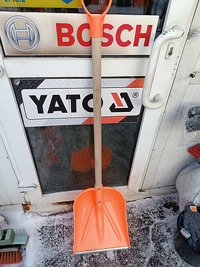 Лопата универсальная пластиковая с деревянным черенком "Kwazar" WGU.0910, фото 2