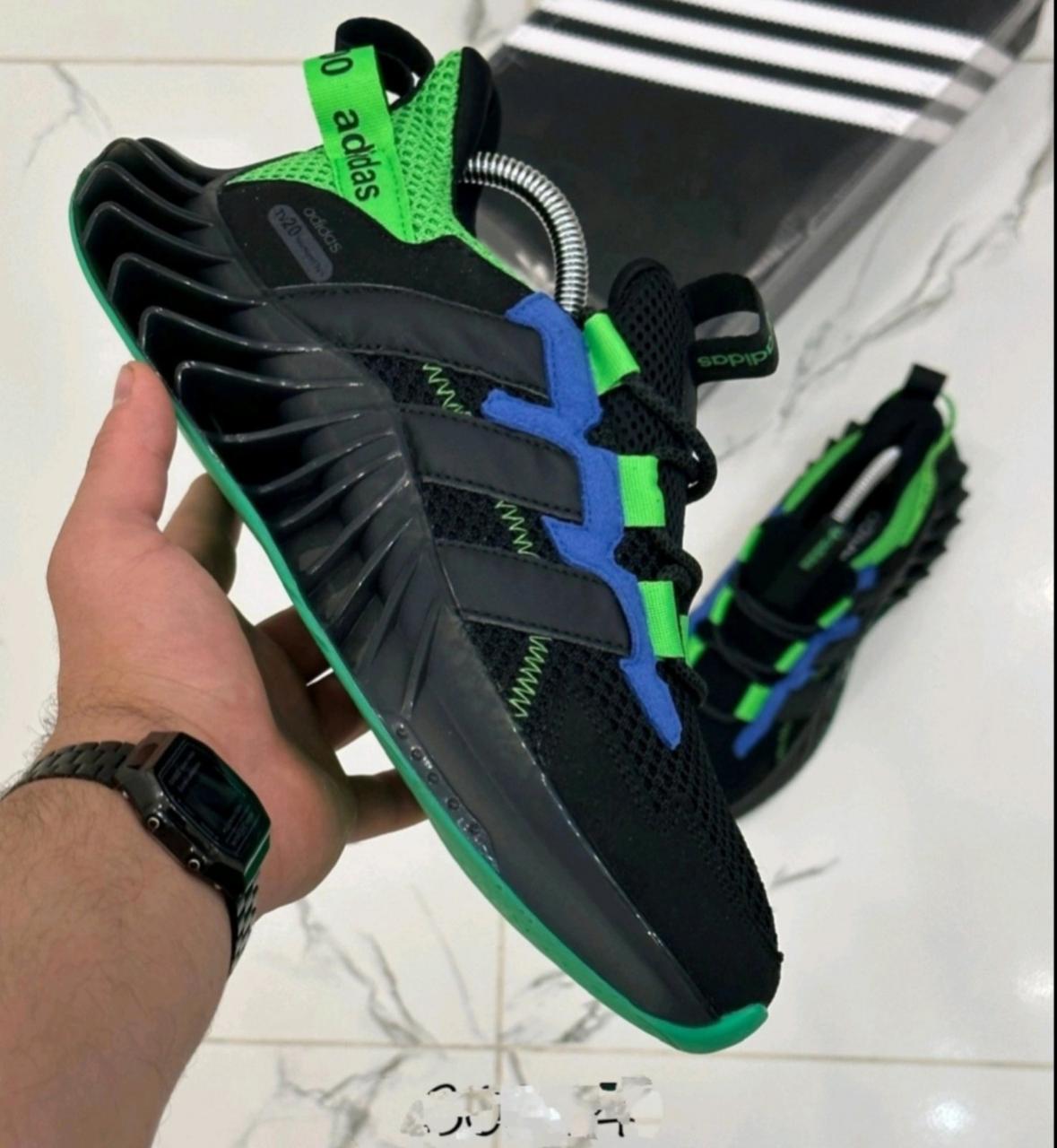 Кроссовки Adidas