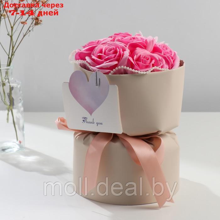 Букет из мыльных лепестков "Розовые розы и ромашка" 17х17х27 см - фото 3 - id-p218426521