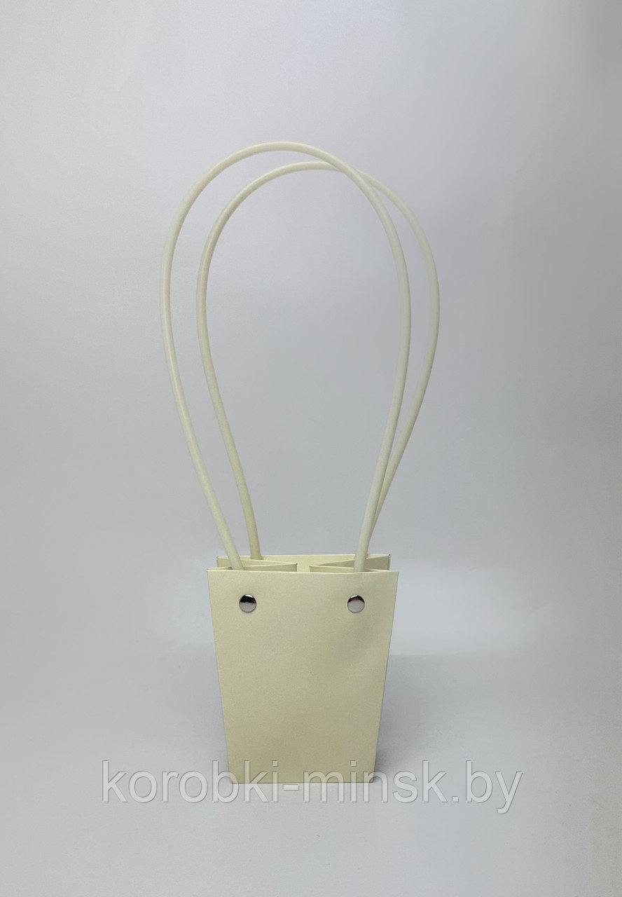 Пакет подарочный "Мастхэв" супер-мини, 9х6,5х10 см., бледно-желтый - фото 1 - id-p220603949