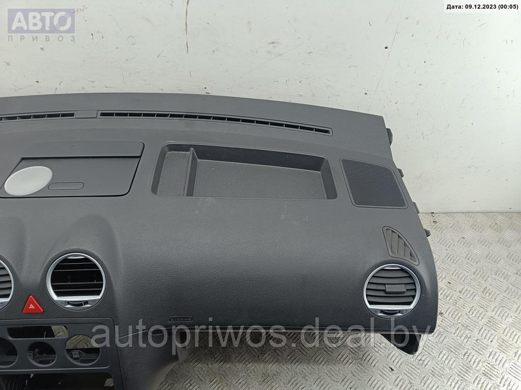 Панель приборная (торпедо) Volkswagen Caddy (2004-2010) - фото 2 - id-p220672553