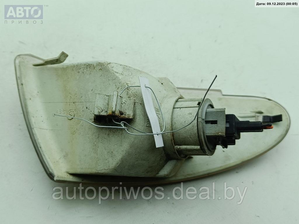 Поворотник (указатель поворота) правый Ford Mondeo 1 (1993-1996) - фото 2 - id-p220674202