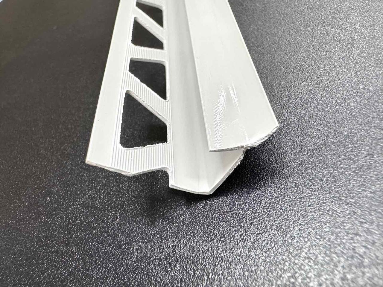 Уголок (раскладка) для плитки внутренний ПВХ 10 мм., 2,5м. Светло-серый - фото 1 - id-p220679208