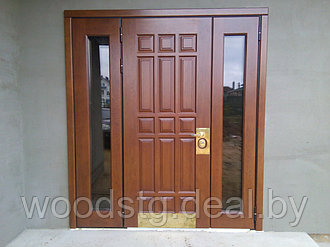 Входная металлическая дверь с накладками из массива дуба