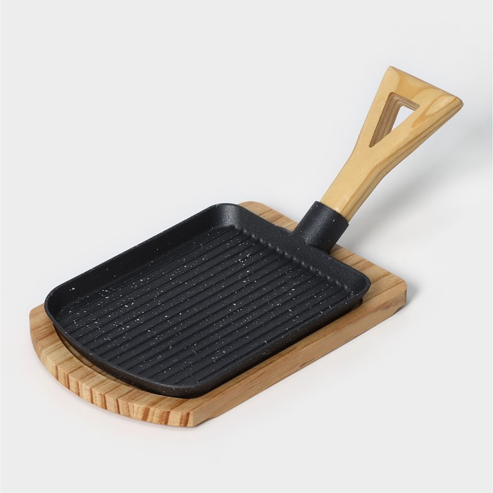 Сковорода чугунная на деревянной подставке «Лопата. Гриль», 23×18 см, цвет чёрный - фото 1 - id-p220756255