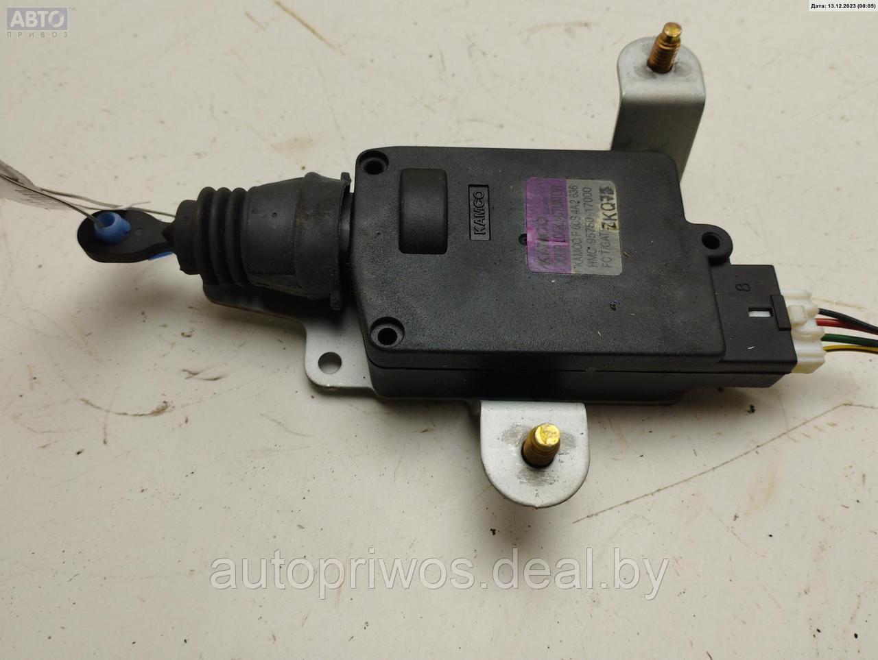 Активатор (привод) замка багажника Hyundai Matrix - фото 1 - id-p220760408