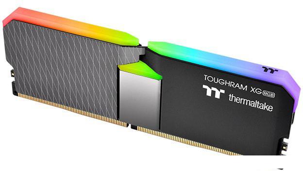 Оперативная память Thermaltake ToughRam XG RGB 2x8GB DDR4 PC4-28800 R016D408GX2-3600C18A - фото 2 - id-p220711281