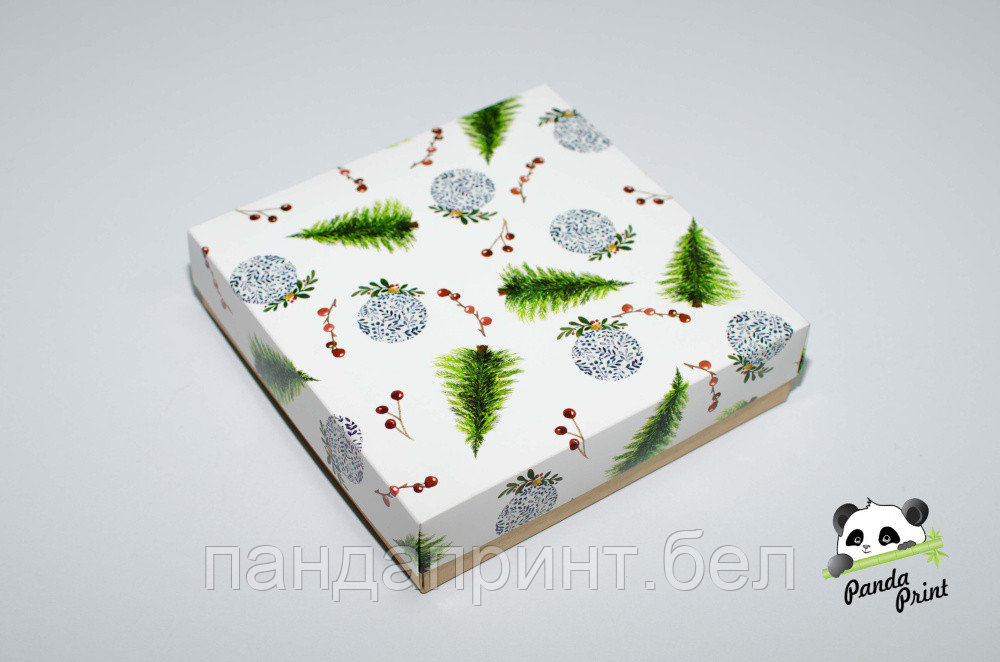 Коробка 260х255х50 Елка с синим шаром (крафт дно)