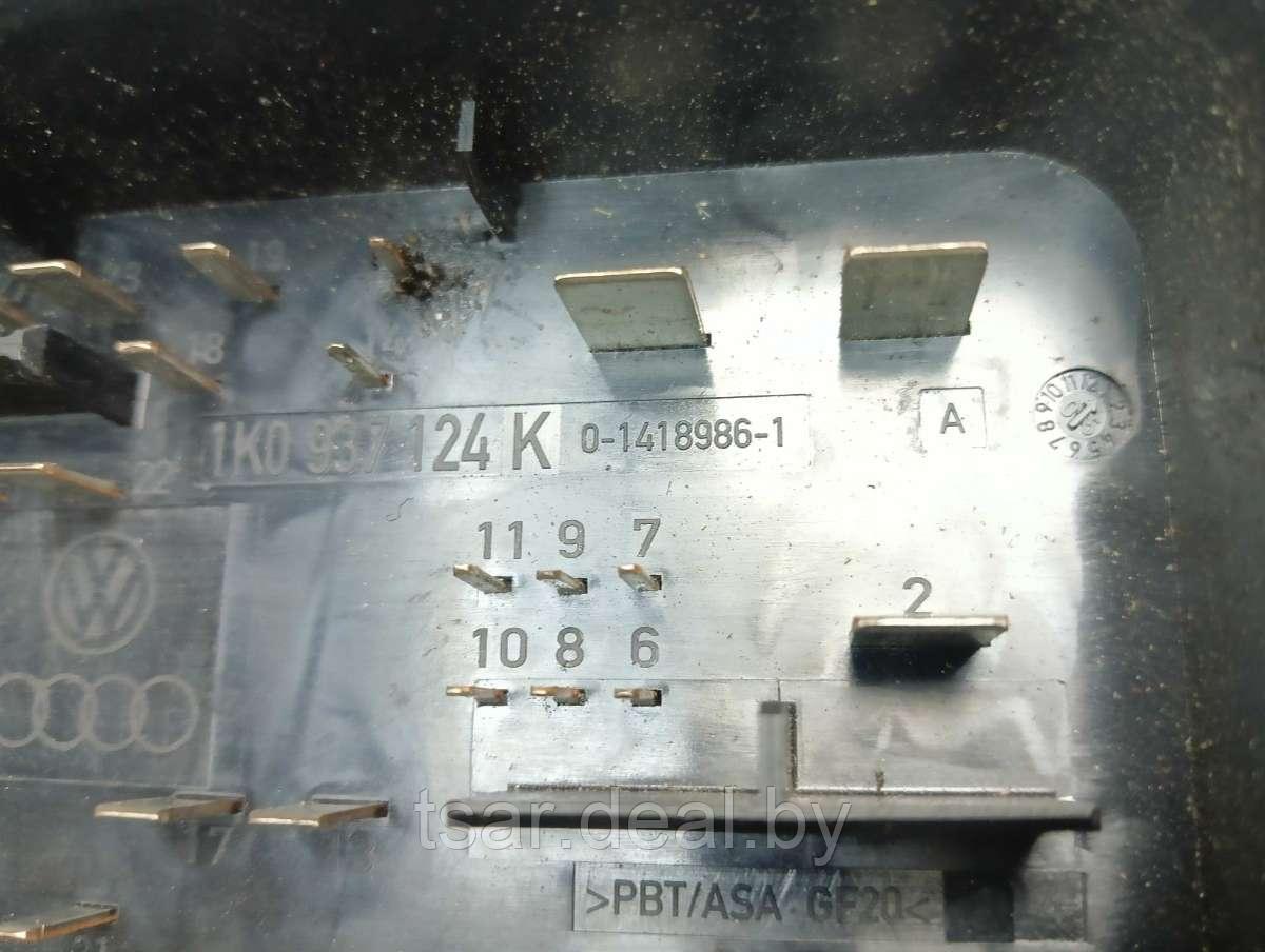 Блок предохранителей Skoda Octavia A5 (1K0937124K) - фото 5 - id-p220799787