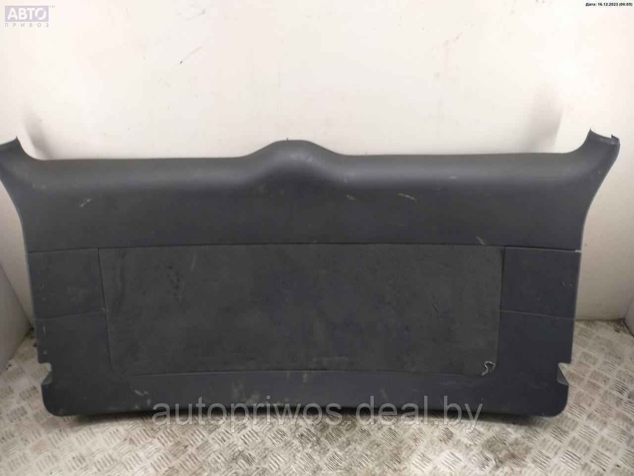 Обшивка крышки багажника Volkswagen Sharan (2000-2010)