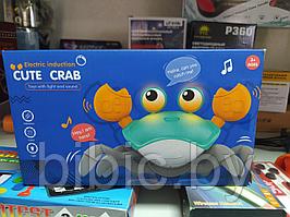 Детская музыкальная игрушка со светом и звуком Cute crab Краб на аккумуляторе от USB светится поет бегает