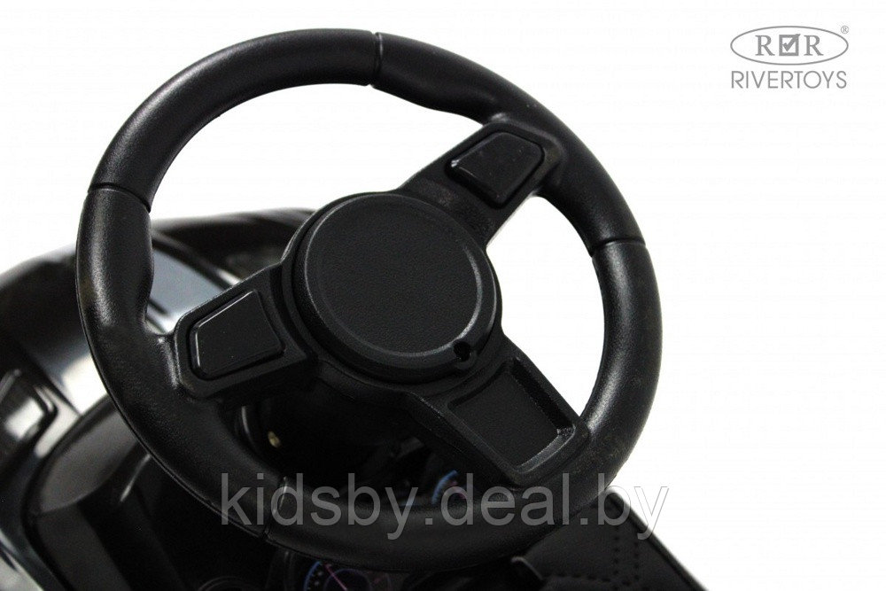 Детский толокар RiverToys F002FF (черный) Audi - фото 4 - id-p220921960