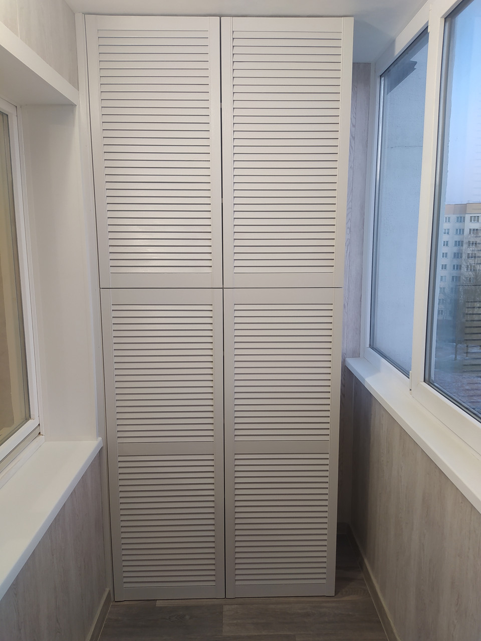 Шкафы с жалюзийный и дверцами на балкон... - фото 10 - id-p3249736