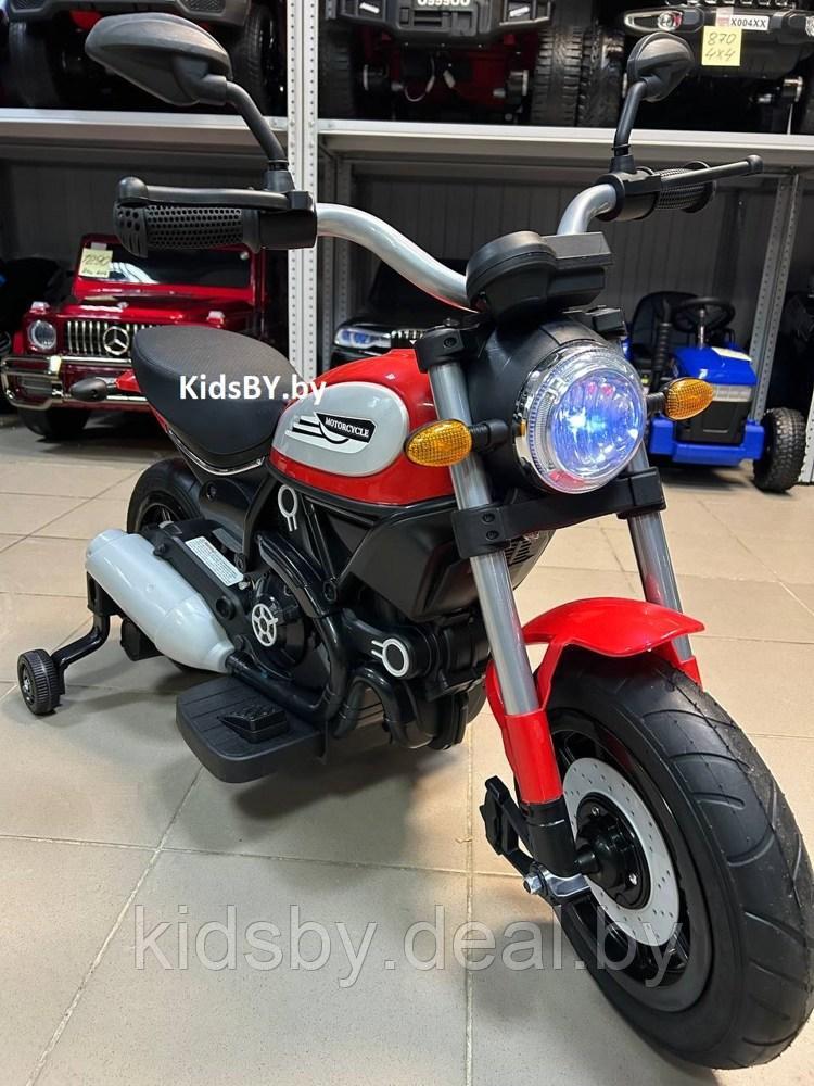 Детский электромотоцикл RiverToys Z111ZZ (красный) - фото 3 - id-p214394871