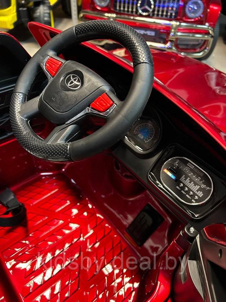 Детский электромобиль RiverToys М555БХ (красный глянец) Toyota Лицензия, Полный привод - фото 2 - id-p220984874