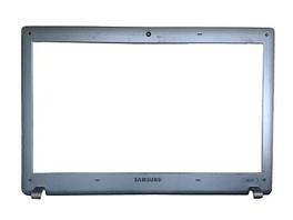 Рамка крышки матрицы Samsung RV515, серебристая (с разбора)