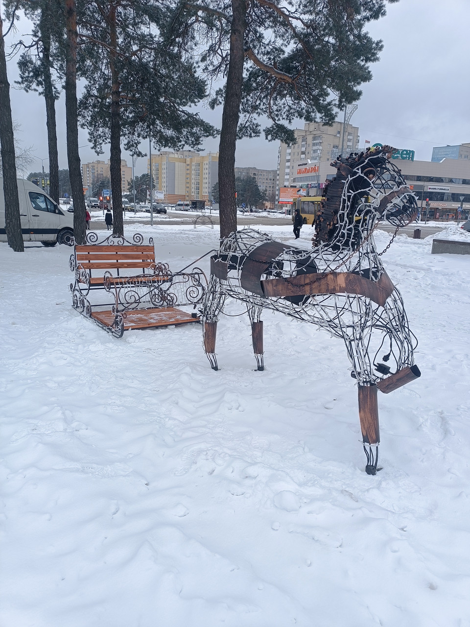 Инсталляция "Конь и сани" - фото 1 - id-p221105099