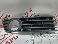 Заглушка (решетка) в бампер передний Audi A4 B6 (8E0807682A)