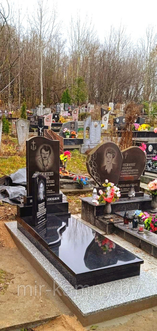 ОДИНОЧНЫЙ ПАМЯТНИК ИЗ КАРЕЛЬСКОГО ЧЁРНОГО ГРАНИТА ГАББРО-ДИАБАЗ ДЛЯ ДВОЙНОГО ЗАХОРОНЕНИЯ