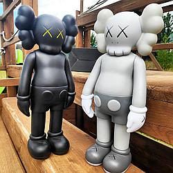 Kaws Classic Игрушка 18 см., Черный