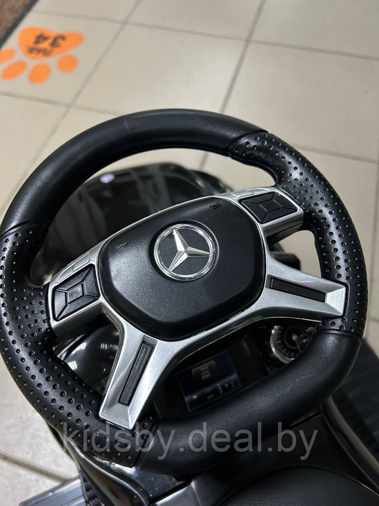 Детская машинка Каталка, толокар RiverToys Mercedes-Benz GL63 A888AA-M (черный) Лицензия - фото 3 - id-p55066489