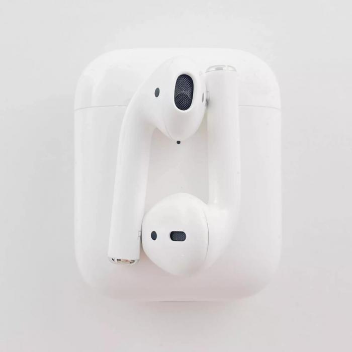 Apple AirPods2 with Wireless Charging Case (Восстановленный) - фото 2 - id-p221526871