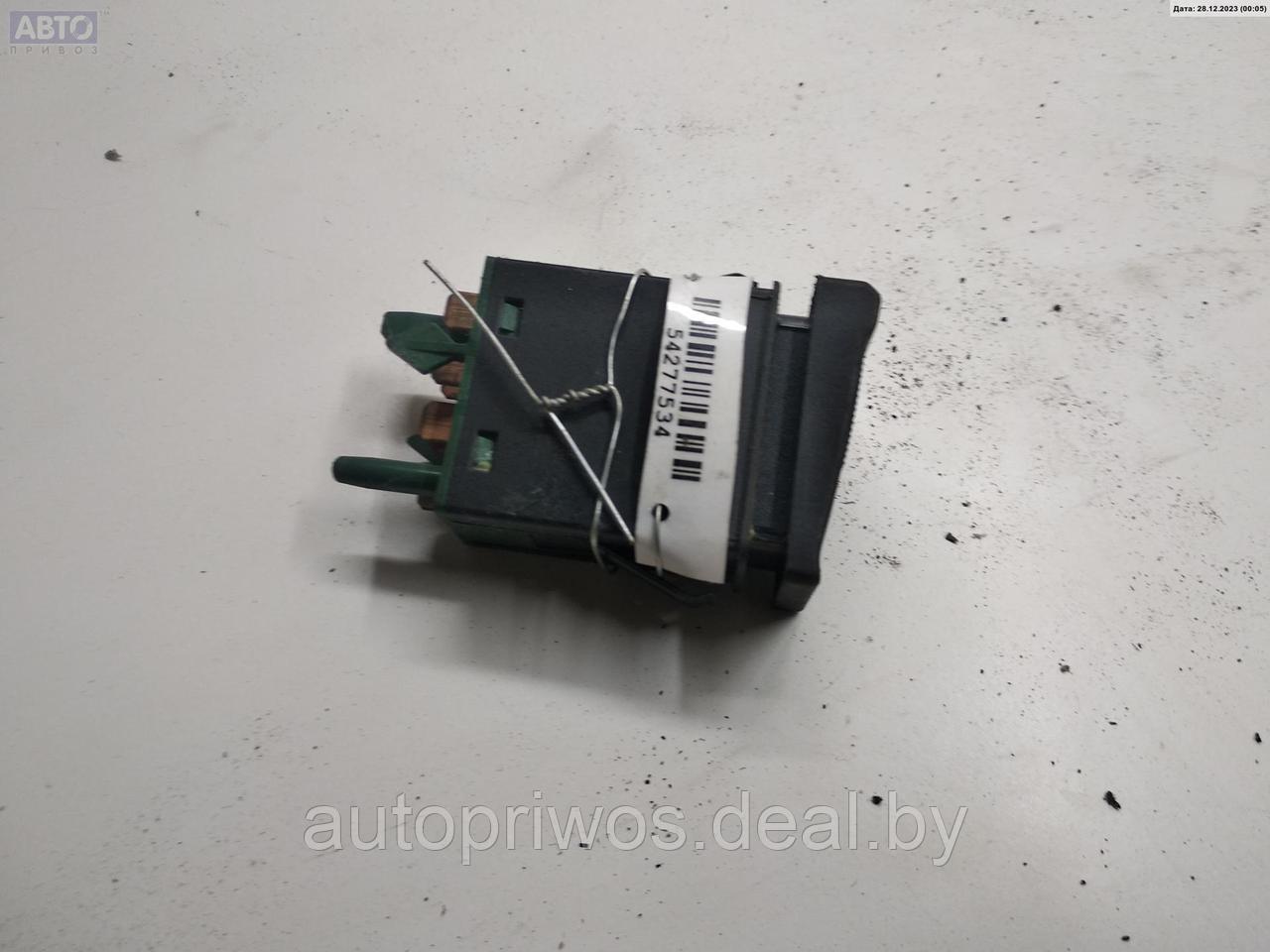 Кнопки управления прочие (включатель) Audi 100 C4 (1991-1994) - фото 1 - id-p221720412