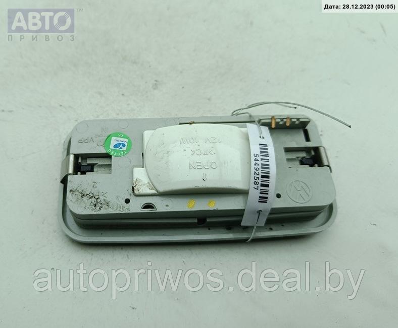 Фонарь салонный (плафон) Volkswagen Caddy (2011-2020) - фото 2 - id-p221720328