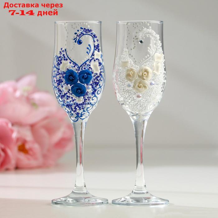 Набор свадебных бокалов "Шик", с розочками, сине - белый - фото 1 - id-p221893908