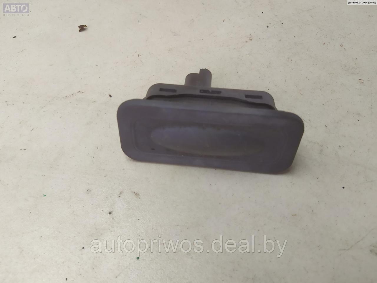 Кнопка открывания багажника Renault Modus - фото 1 - id-p222272118