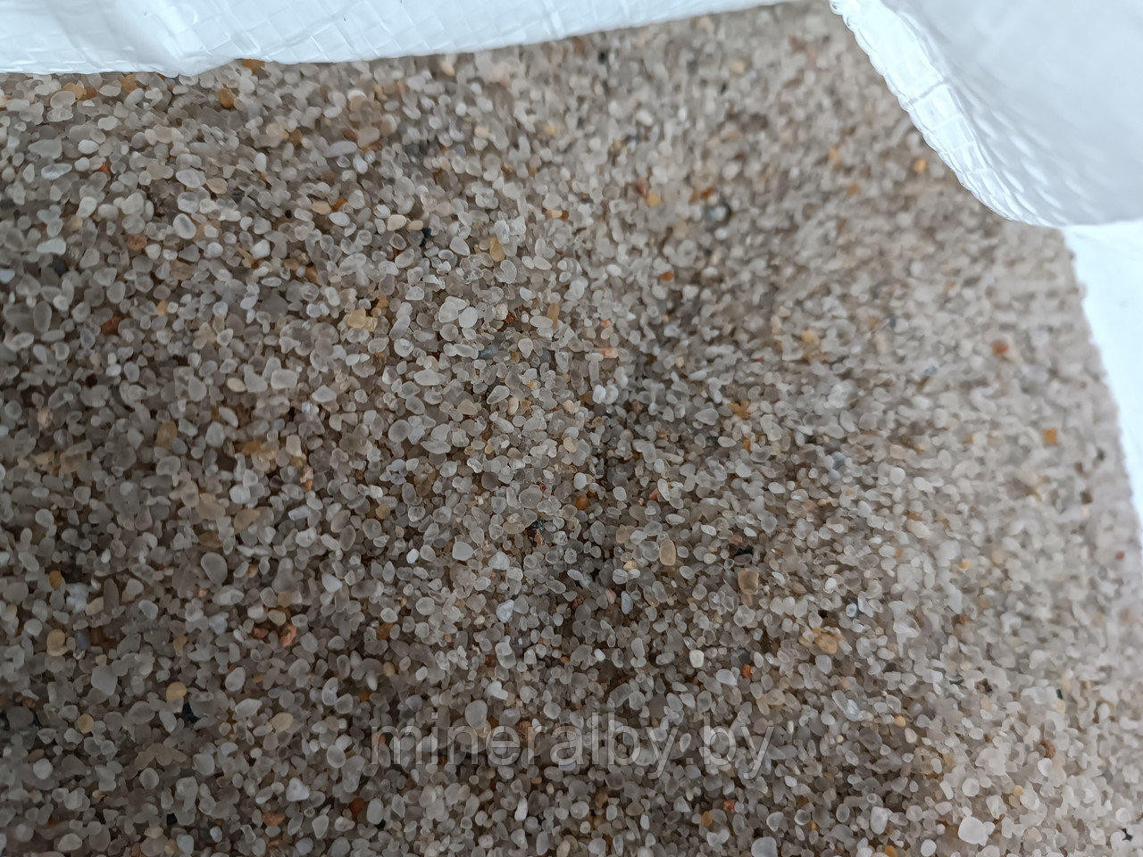 Песок кварцевый для откорма птиц 2-4 мм, упаковка 30 кг.