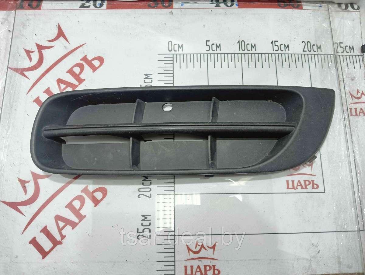 Заглушка (решетка) в бампер передний Skoda Fabia 2 (5J0807367) - фото 1 - id-p222360674