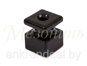 Изолятор фарфоровый квадратный для монтажа витой электропроводки, размеры: 20х20х25мм, цвет - черный