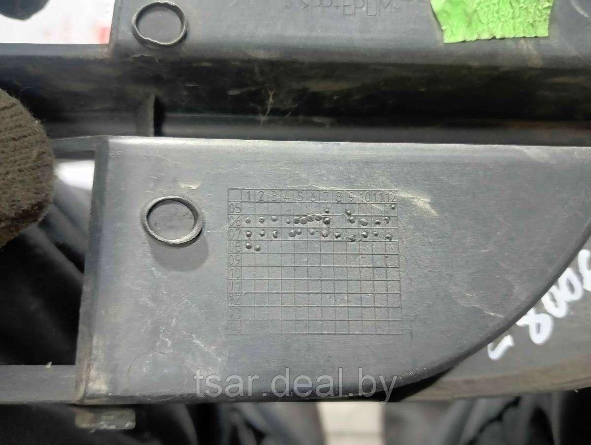 Заглушка (решетка) в бампер передний Skoda Fabia 2 (5J0807368) - фото 4 - id-p222445109