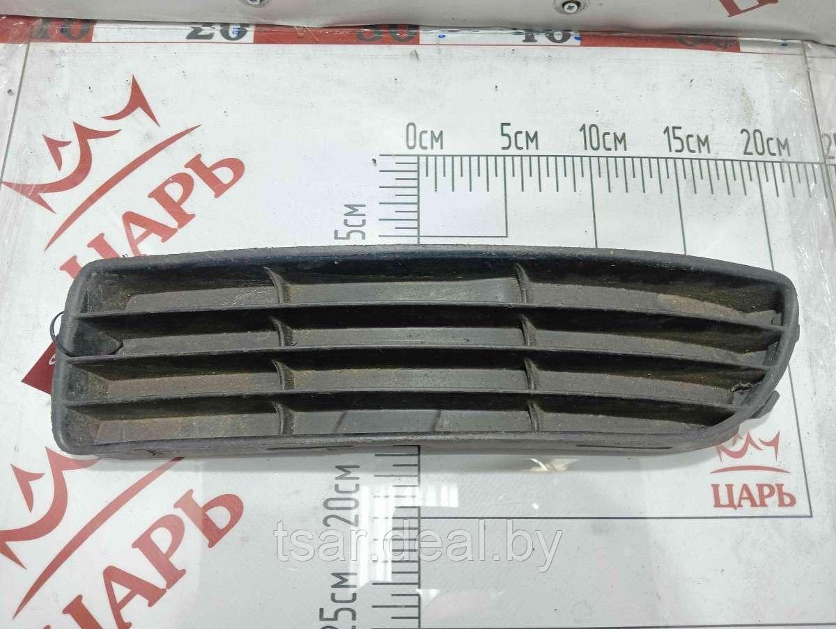 Заглушка (решетка) в бампер передний Audi A4 B5 (8D0807345B) - фото 1 - id-p222445111