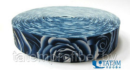 Лента эластичная декоративная (резинка) 28 мм рис 140 синяя роза, уп 10 м