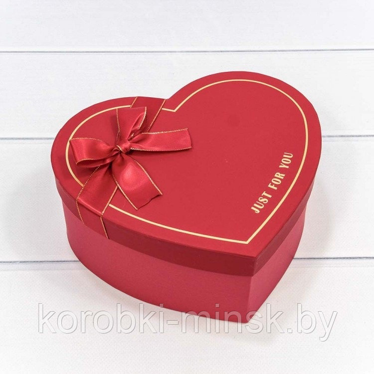 Коробка "Сердце" 16,2*14,3*6 см с бантом. Красный