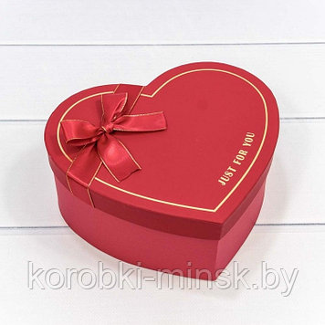 Коробка "Сердце" 16,2*14,3*6 см с бантом. Красный