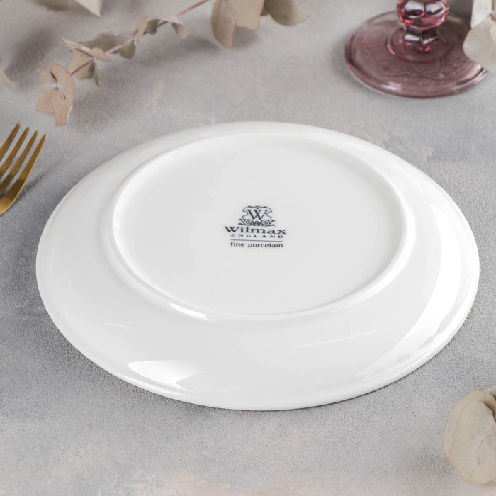 Тарелка фарфоровая десертная с утолщённым краем Wilmax Olivia Pro, d=20 см, цвет белый - фото 3 - id-p222719043