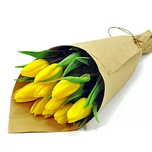 Букет из 11 тюльпанов, декоративная пленка, лента. (заказ от 10 букетов)
