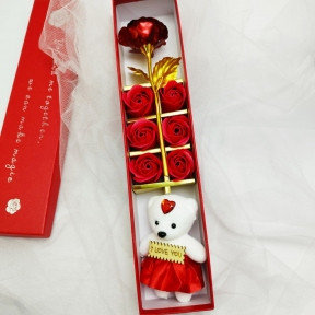 Подарочный набор из Мишки, мыльных роз и фольгированной розы / Подарок 8в1 в коробке Красный