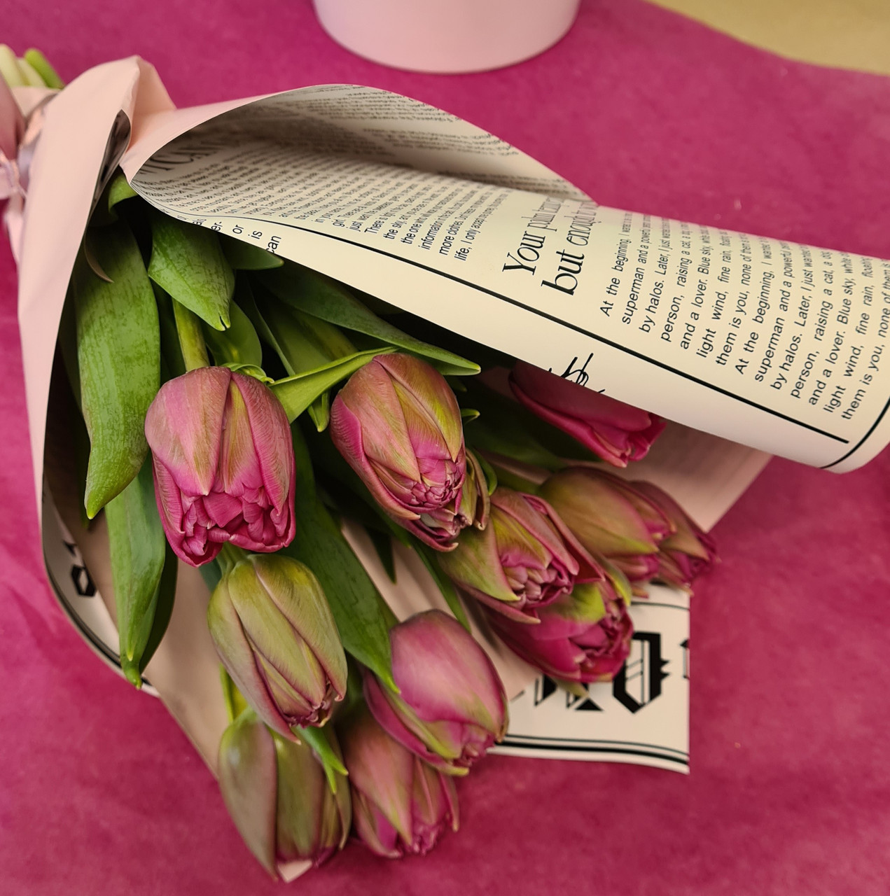 Букет из 11 тюльпанов, декоративная пленка, лента (заказ от 10 букетов) - фото 1 - id-p173405500