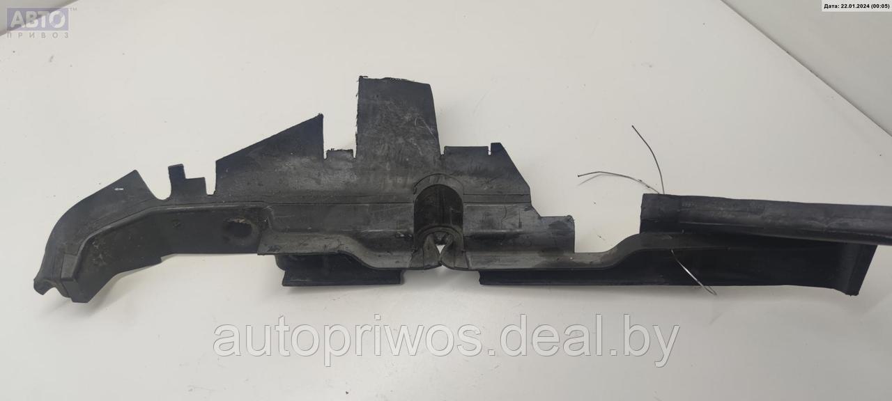 Диффузор (кожух) вентилятора радиатора Audi A6 C4 (1994-1997) - фото 1 - id-p215802151
